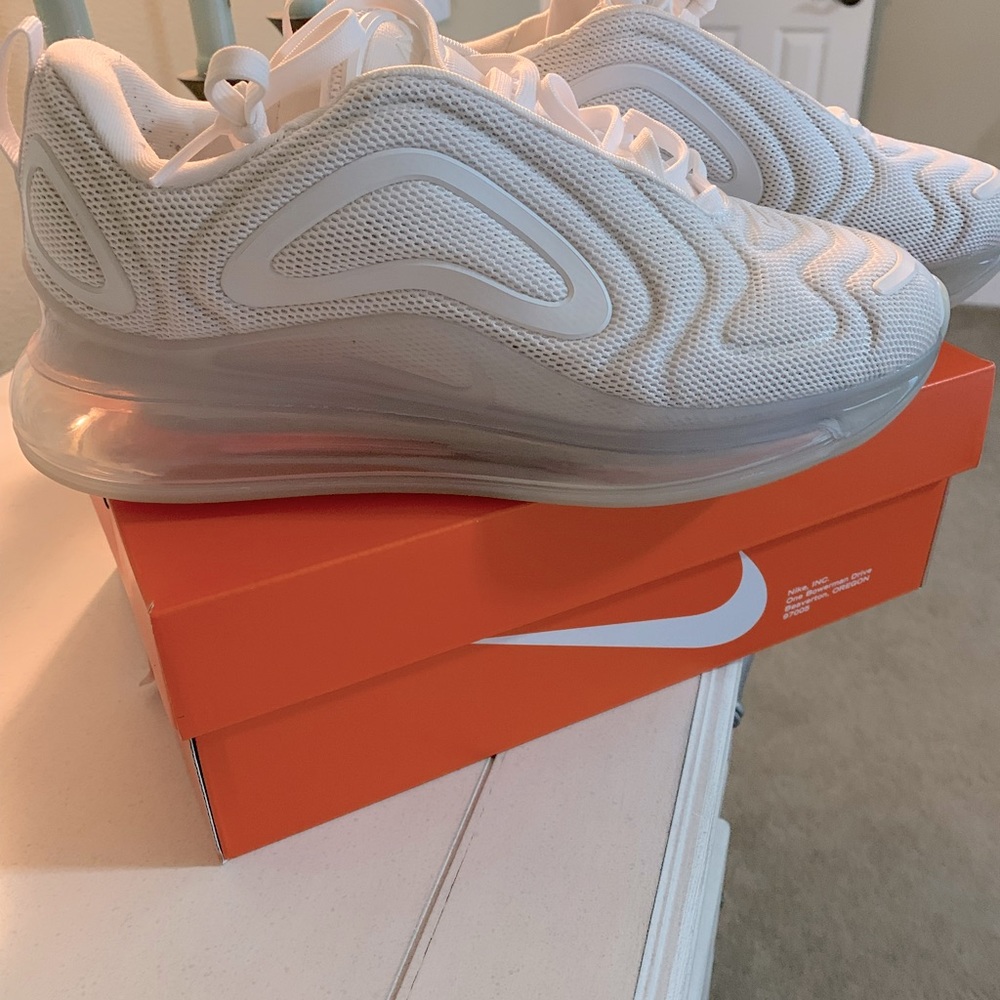 Gently worn Nike Airmax 720